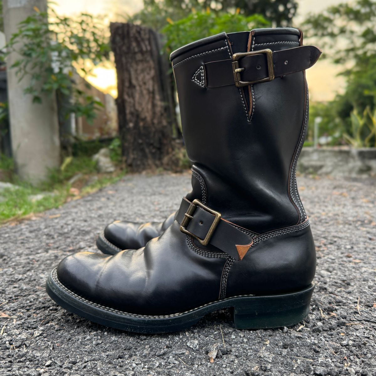 Photo by mk_alexchong on January 25, 2026 of the Flame Panda Engineer Boot in FP Natural Shell cordovan - Overdyed Brown Then Black.
