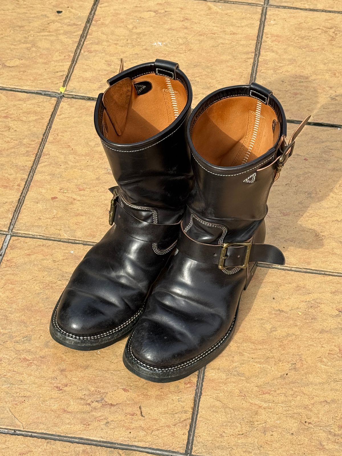 Photo by mk_alexchong on February 18, 2026 of the Flame Panda Engineer Boot in FP Natural Shell cordovan - Overdyed Brown Then Black.