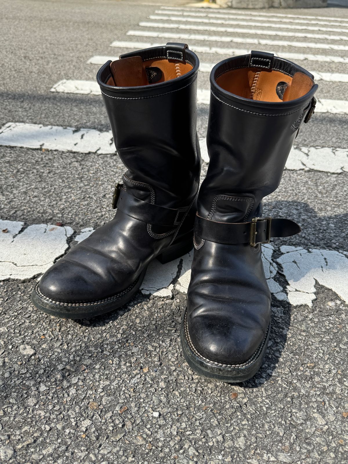 Photo by mk_alexchong on February 24, 2026 of the Flame Panda Engineer Boot in FP Natural Shell cordovan - Overdyed Brown Then Black.