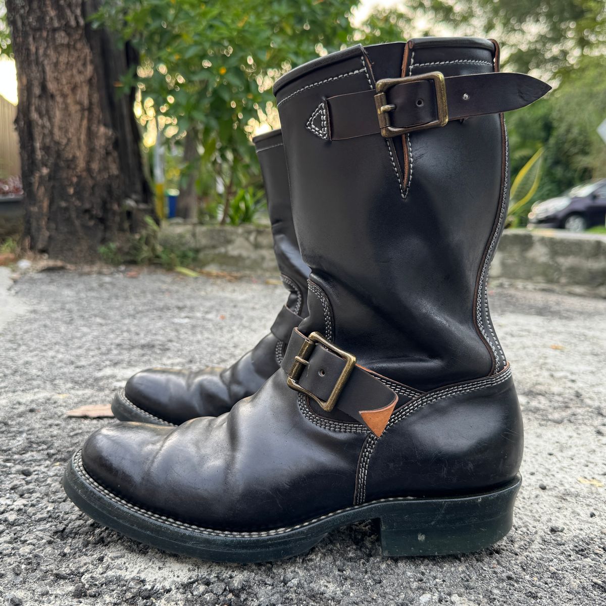Photo by mk_alexchong on February 20, 2026 of the Flame Panda Engineer Boot in FP Natural Shell cordovan - Overdyed Brown Then Black.