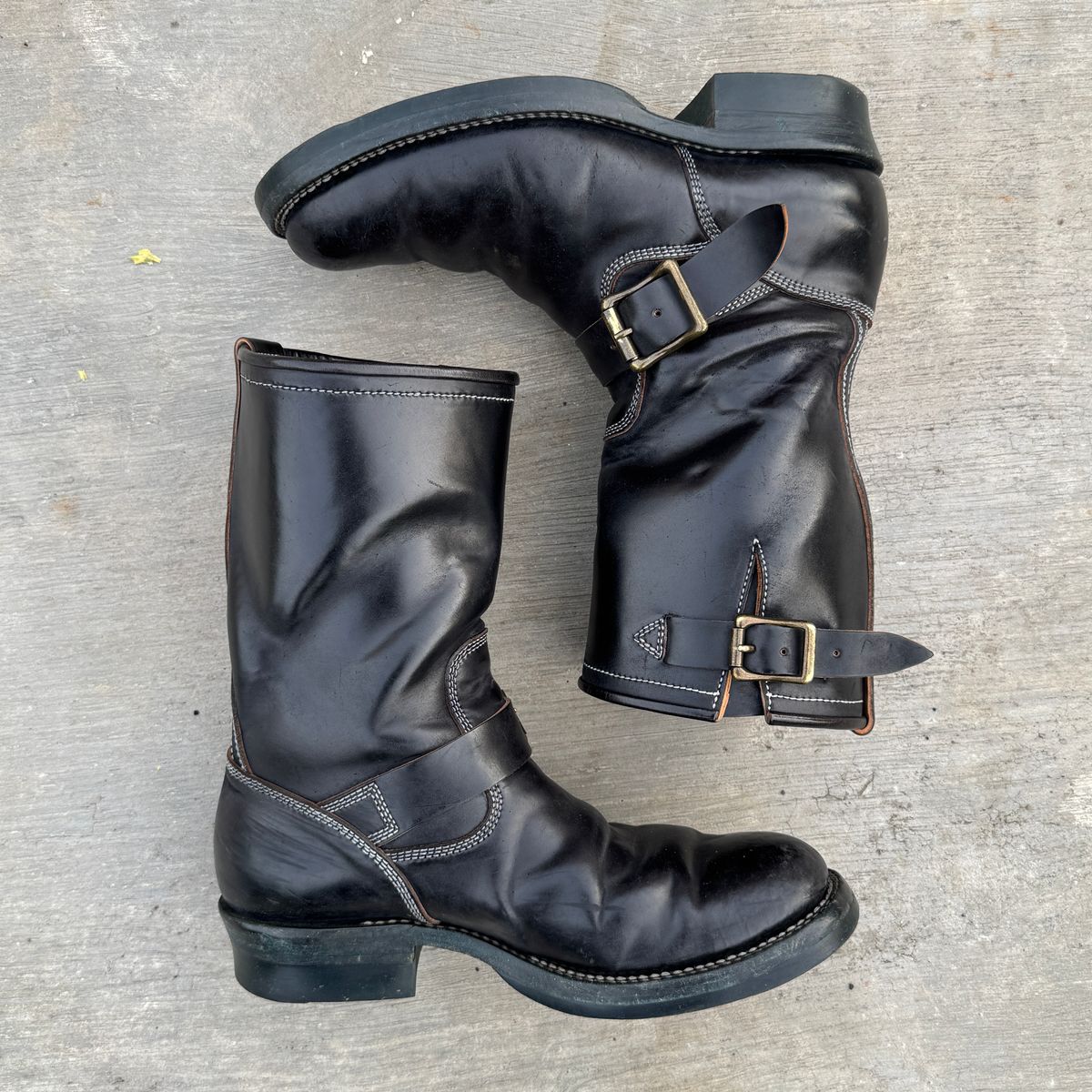 Photo by mk_alexchong on February 20, 2026 of the Flame Panda Engineer Boot in FP Natural Shell cordovan - Overdyed Brown Then Black.