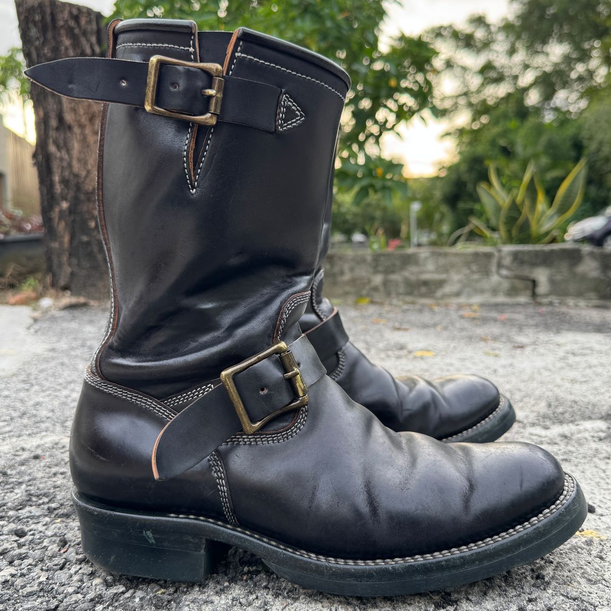 Photo by mk_alexchong on February 20, 2026 of the Flame Panda Engineer Boot in FP Natural Shell cordovan - Overdyed Brown Then Black.