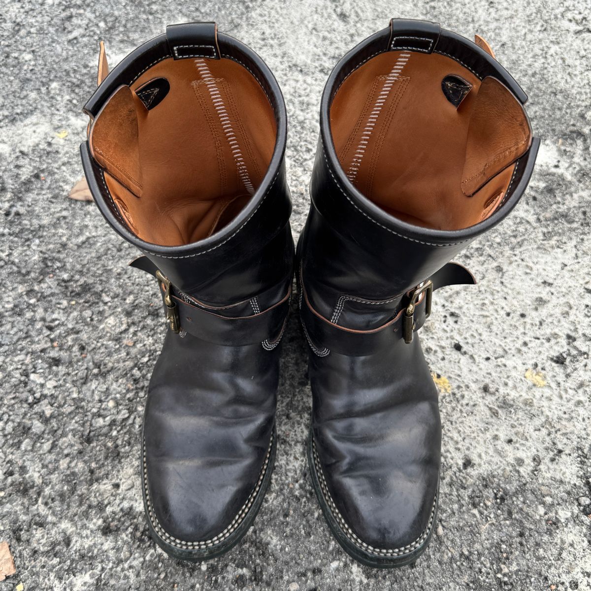 Photo by mk_alexchong on February 20, 2026 of the Flame Panda Engineer Boot in FP Natural Shell cordovan - Overdyed Brown Then Black.