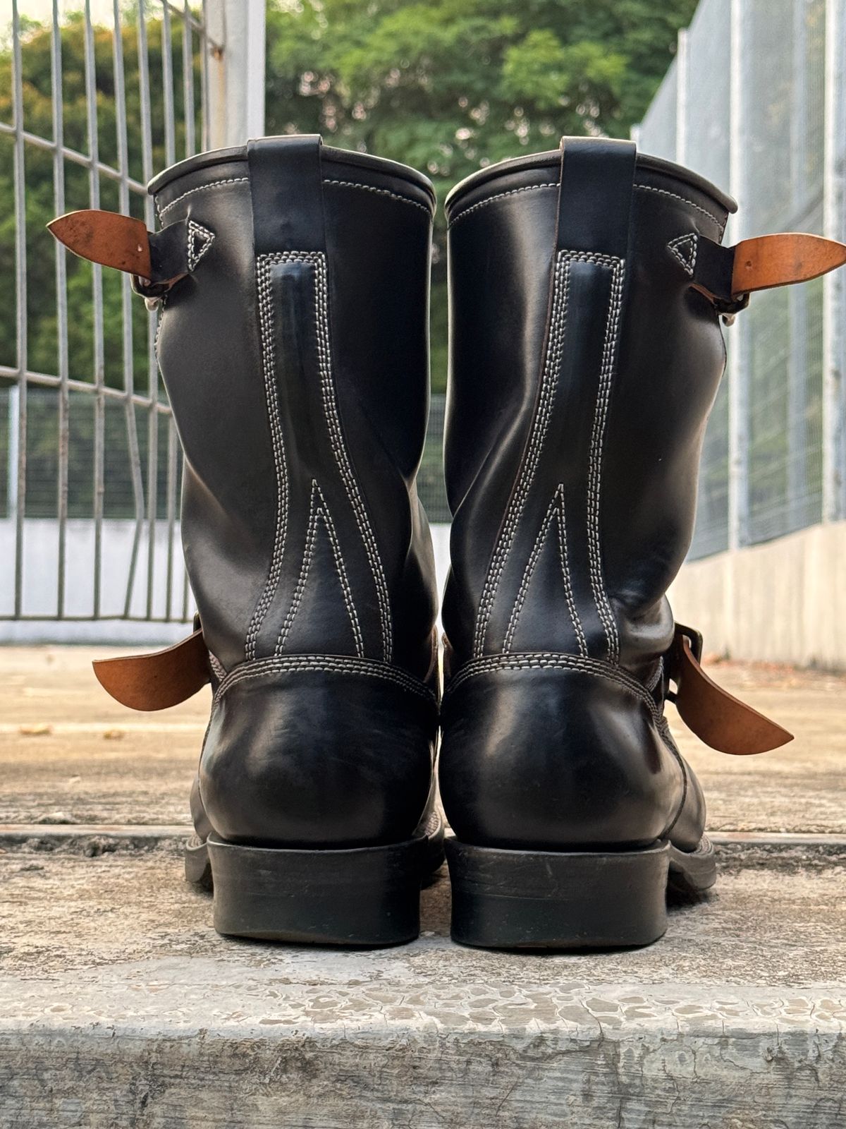 Photo by mk_alexchong on March 25, 2026 of the Flame Panda Engineer Boot in FP Natural Shell cordovan - Overdyed Brown Then Black.