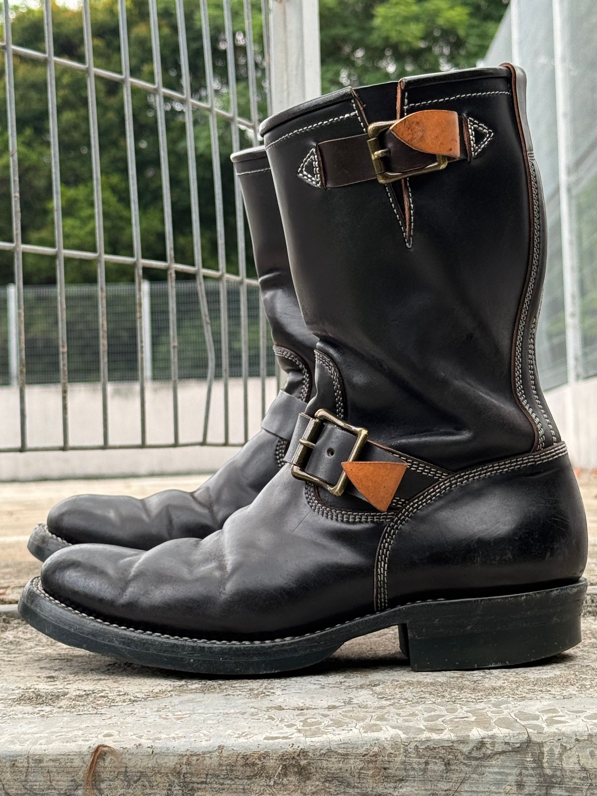 Photo by mk_alexchong on March 20, 2026 of the Flame Panda Engineer Boot in FP Natural Shell cordovan - Overdyed Brown Then Black.