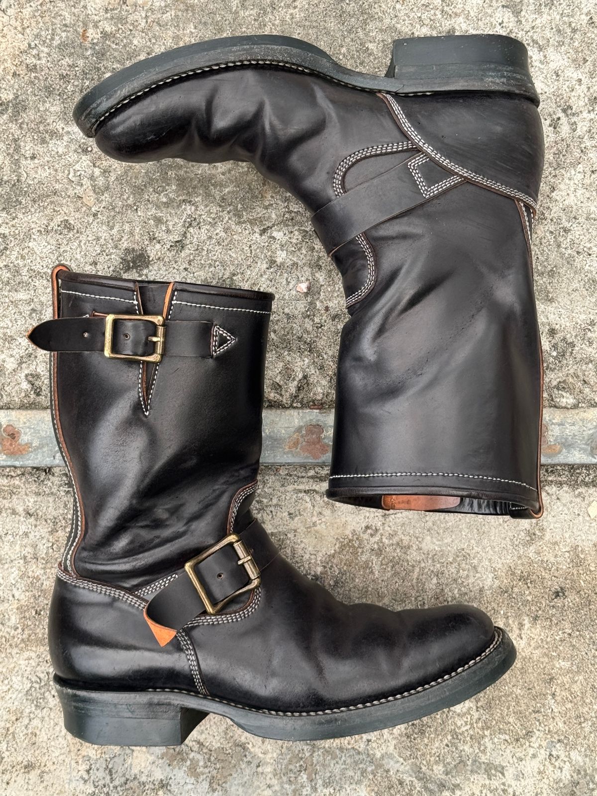 Photo by mk_alexchong on March 20, 2026 of the Flame Panda Engineer Boot in FP Natural Shell cordovan - Overdyed Brown Then Black.