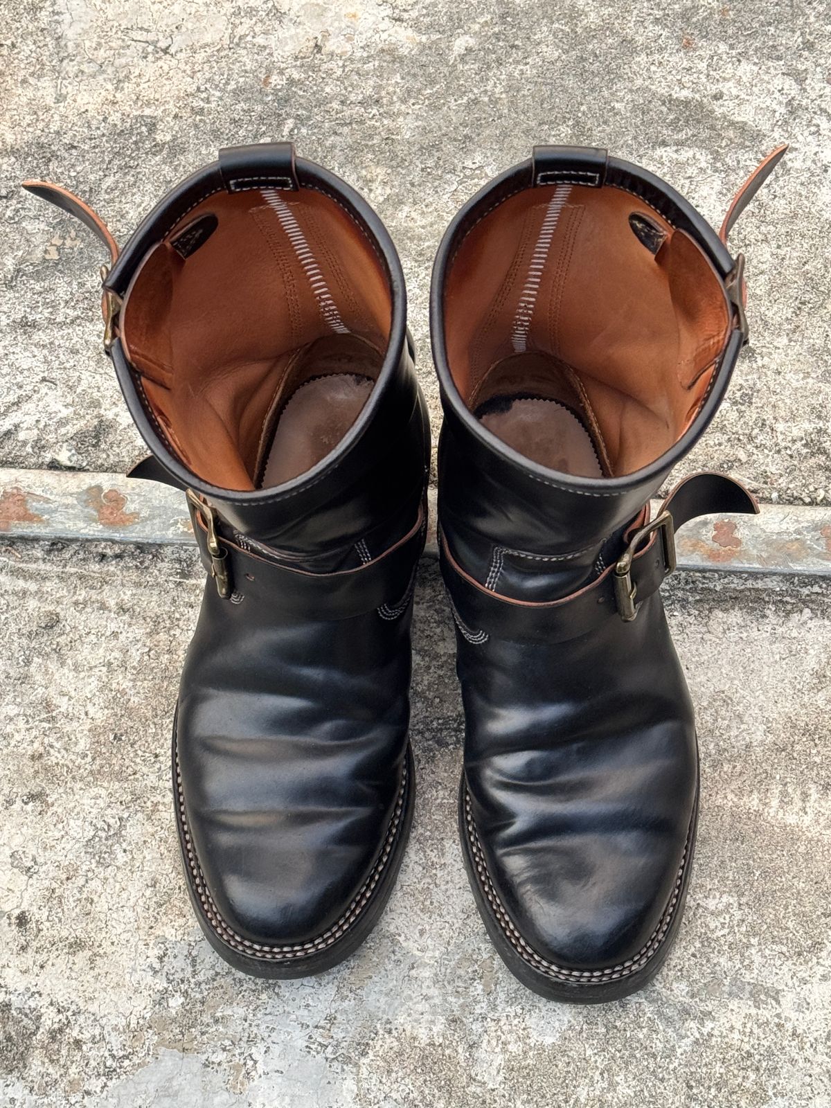 Photo by mk_alexchong on March 25, 2026 of the Flame Panda Engineer Boot in FP Natural Shell cordovan - Overdyed Brown Then Black.