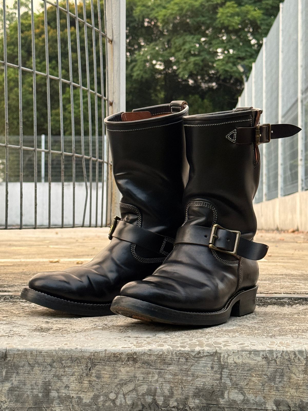 Photo by mk_alexchong on March 25, 2026 of the Flame Panda Engineer Boot in FP Natural Shell cordovan - Overdyed Brown Then Black.