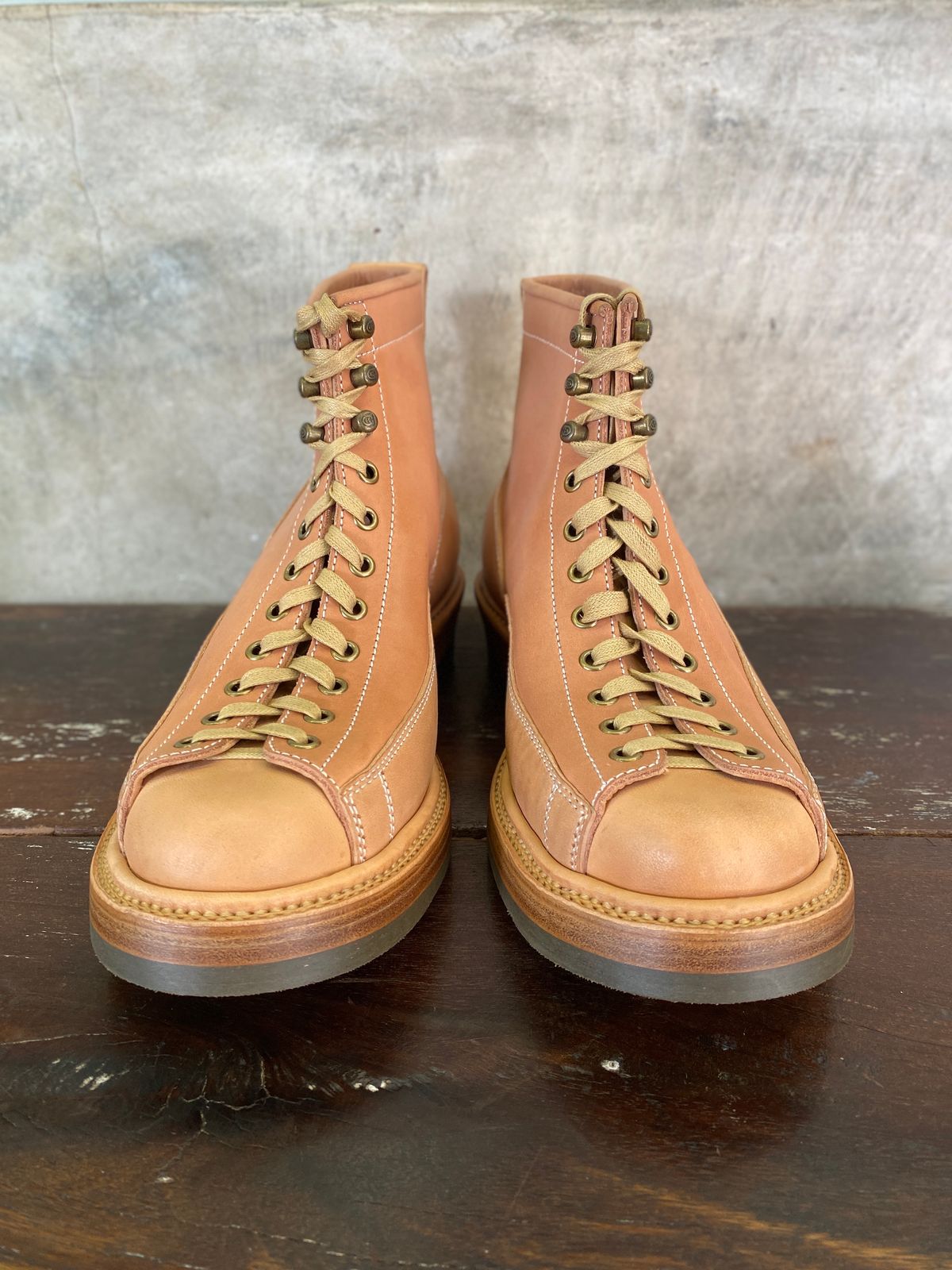 Photo by mk_alexchong on October 1, 2023 of the Flame Panda Monkey Boot in Tochigi Natural Cowhide & Maryam Natural Horsebutt.
