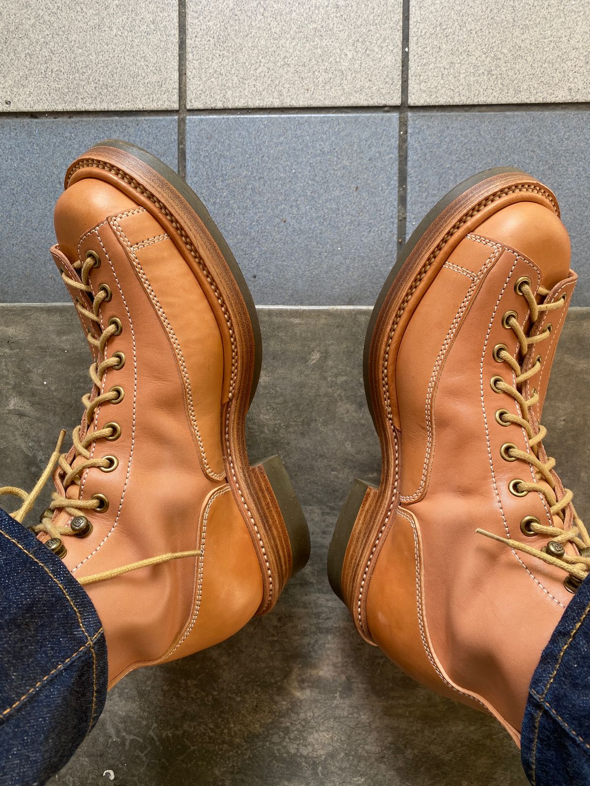 Photo by mk_alexchong on October 3, 2023 of the Flame Panda Monkey Boot in Tochigi Natural Cowhide & Maryam Natural Horsebutt.