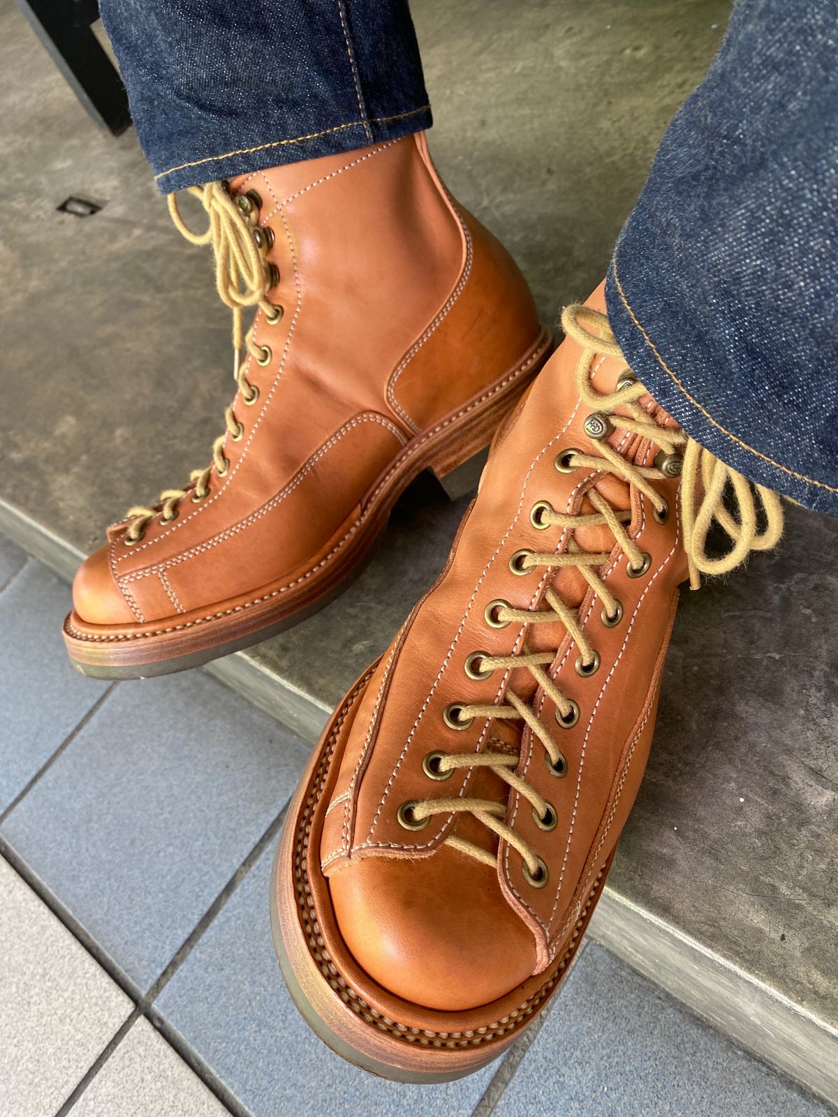 Photo by mk_alexchong on October 10, 2023 of the Flame Panda Monkey Boot in Tochigi Natural Cowhide & Maryam Natural Horsebutt.