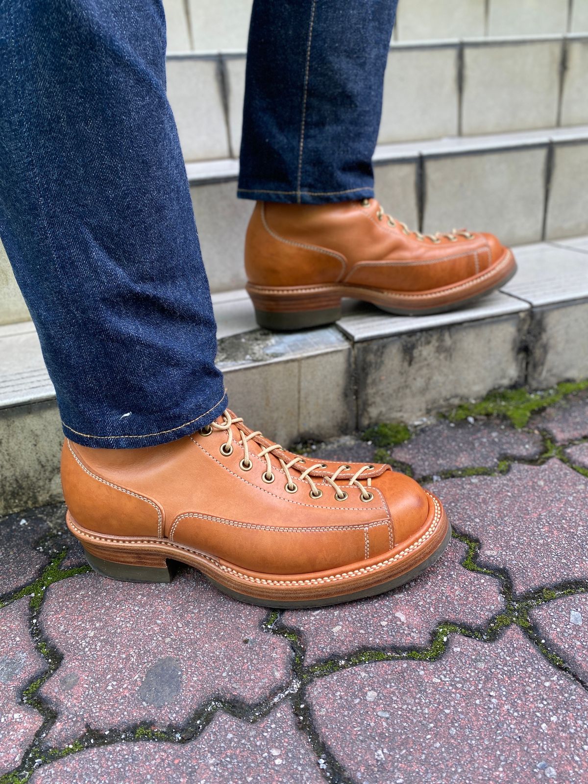 Photo by mk_alexchong on October 17, 2023 of the Flame Panda Monkey Boot in Tochigi Natural Cowhide & Maryam Natural Horsebutt.