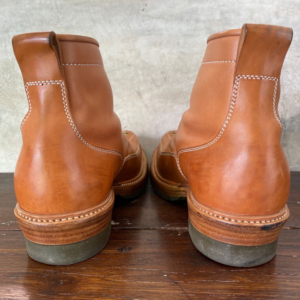 Photo by mk_alexchong on November 2, 2023 of the Flame Panda Monkey Boot in Tochigi Natural Cowhide & Maryam Natural Horsebutt.