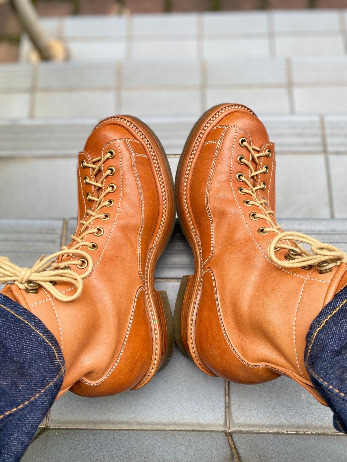 Photo by mk_alexchong on November 3, 2023 of the Flame Panda Monkey Boot in Tochigi Natural Cowhide & Maryam Natural Horsebutt.