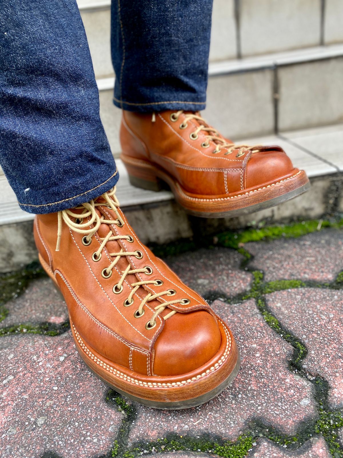 Photo by mk_alexchong on November 23, 2023 of the Flame Panda Monkey Boot in Tochigi Natural Cowhide & Maryam Natural Horsebutt.