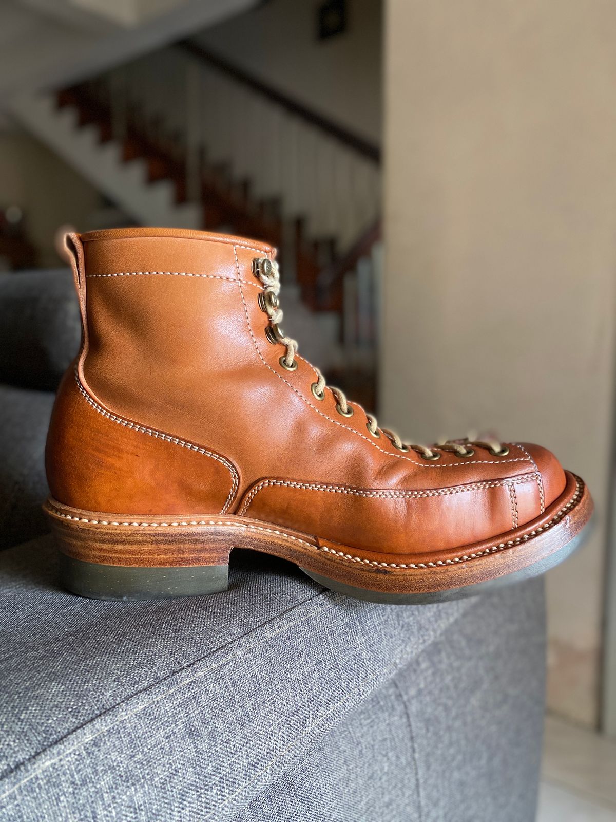Photo by mk_alexchong on December 1, 2023 of the Flame Panda Monkey Boot in Tochigi Natural Cowhide & Maryam Natural Horsebutt.