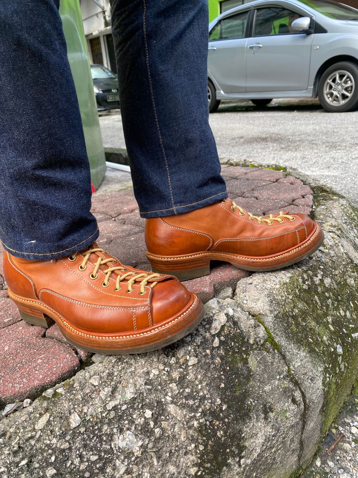 Photo by mk_alexchong on December 19, 2023 of the Flame Panda Monkey Boot in Tochigi Natural Cowhide & Maryam Natural Horsebutt.