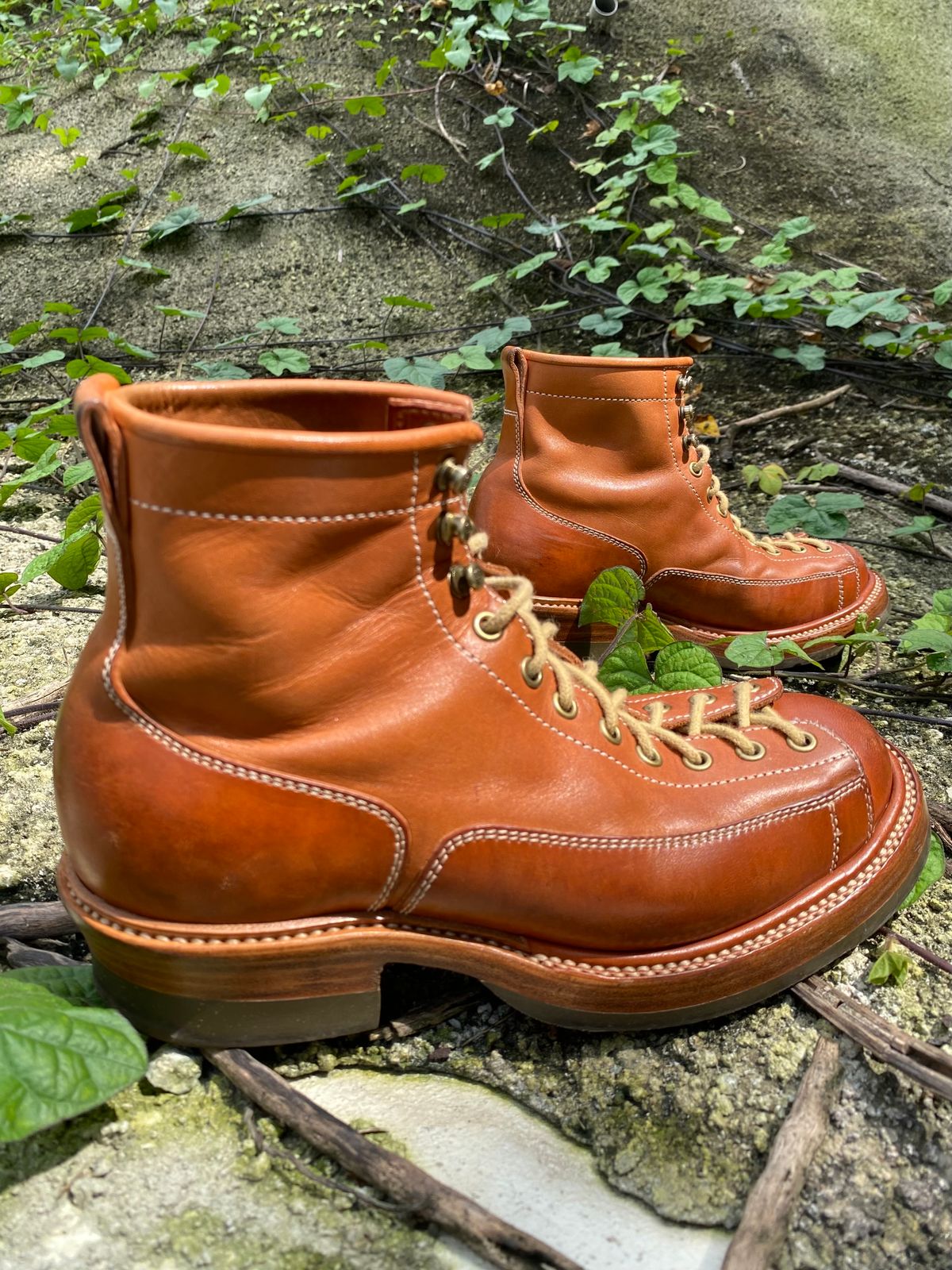 Photo by mk_alexchong on January 1, 2024 of the Flame Panda Monkey Boot in Tochigi Natural Cowhide & Maryam Natural Horsebutt.