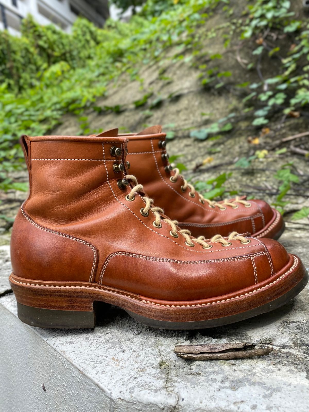 Photo by mk_alexchong on January 1, 2024 of the Flame Panda Monkey Boot in Tochigi Natural Cowhide & Maryam Natural Horsebutt.