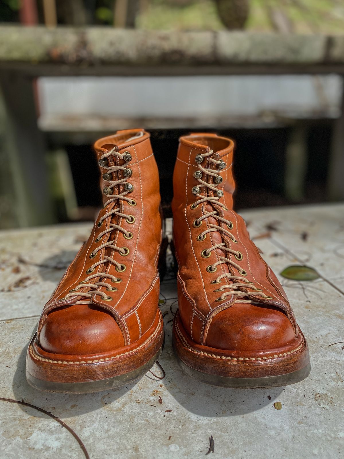 Photo by mk_alexchong on January 21, 2024 of the Flame Panda Monkey Boot in Tochigi Natural Cowhide & Maryam Natural Horsebutt.