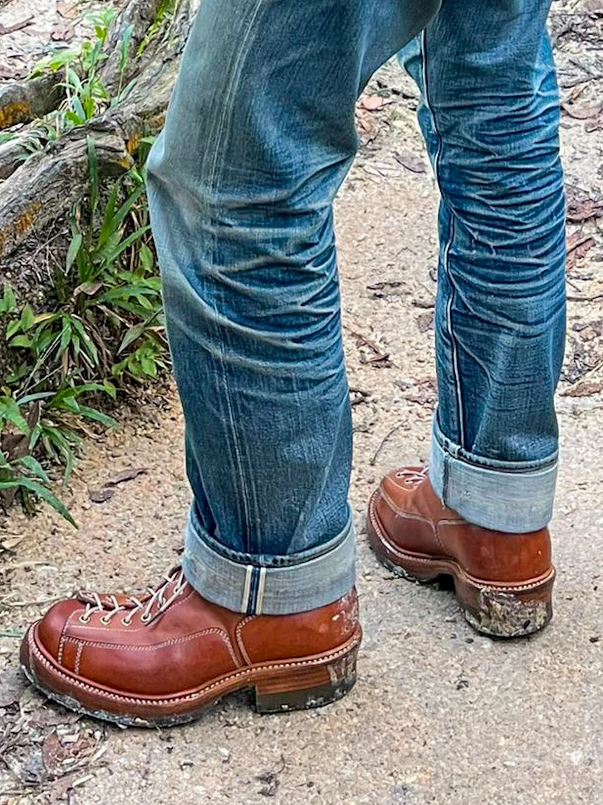 Photo by mk_alexchong on January 27, 2024 of the Flame Panda Monkey Boot in Tochigi Natural Cowhide & Maryam Natural Horsebutt.