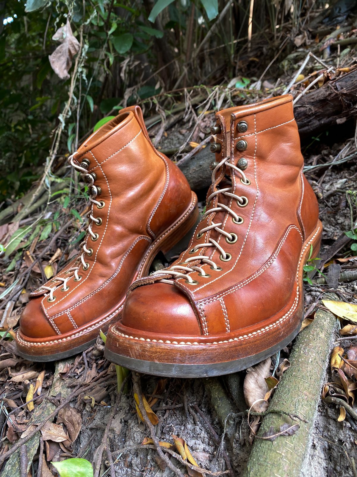 Photo by mk_alexchong on February 1, 2024 of the Flame Panda Monkey Boot in Tochigi Natural Cowhide & Maryam Natural Horsebutt.