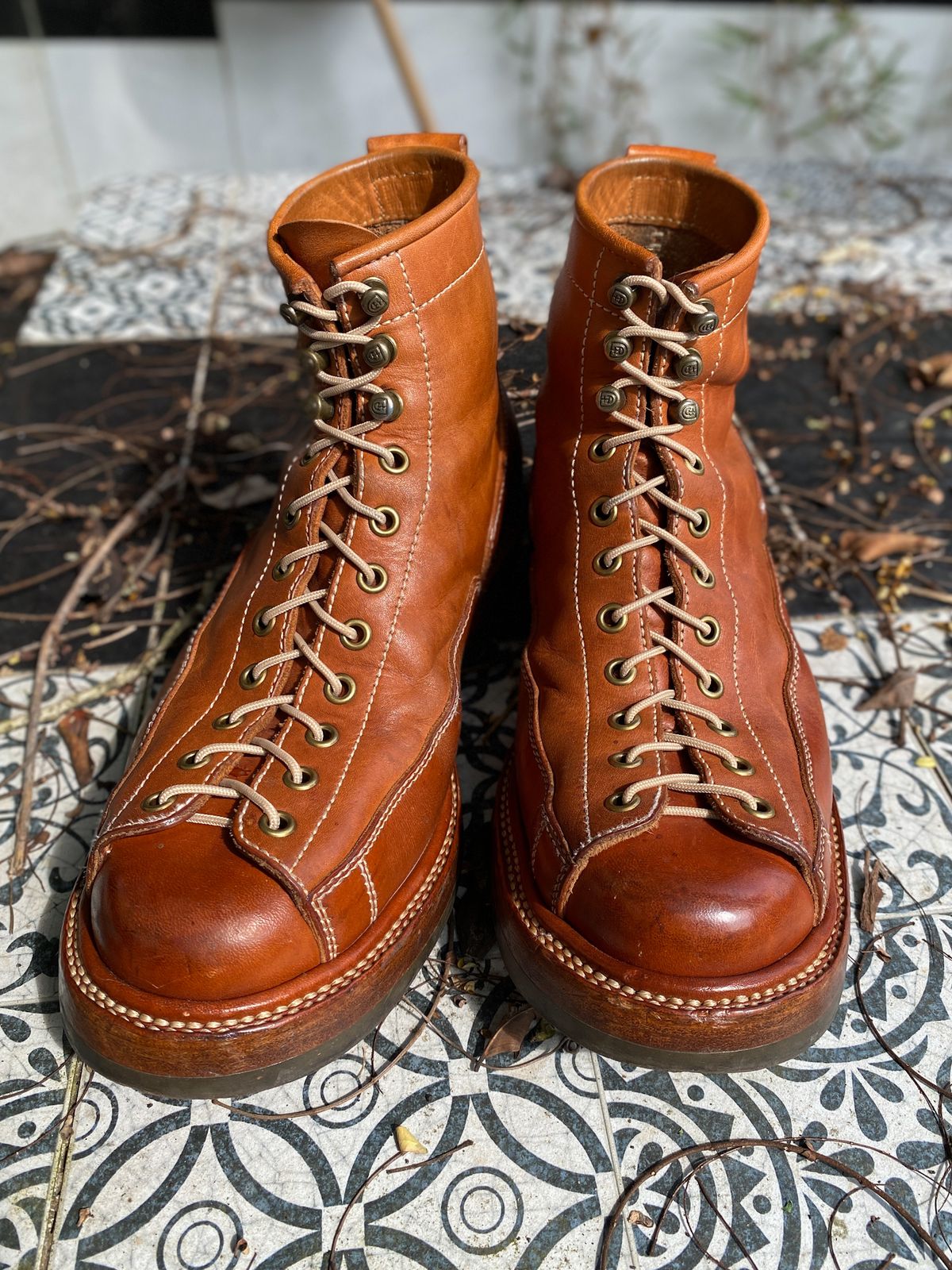 Photo by mk_alexchong on February 1, 2024 of the Flame Panda Monkey Boot in Tochigi Natural Cowhide & Maryam Natural Horsebutt.