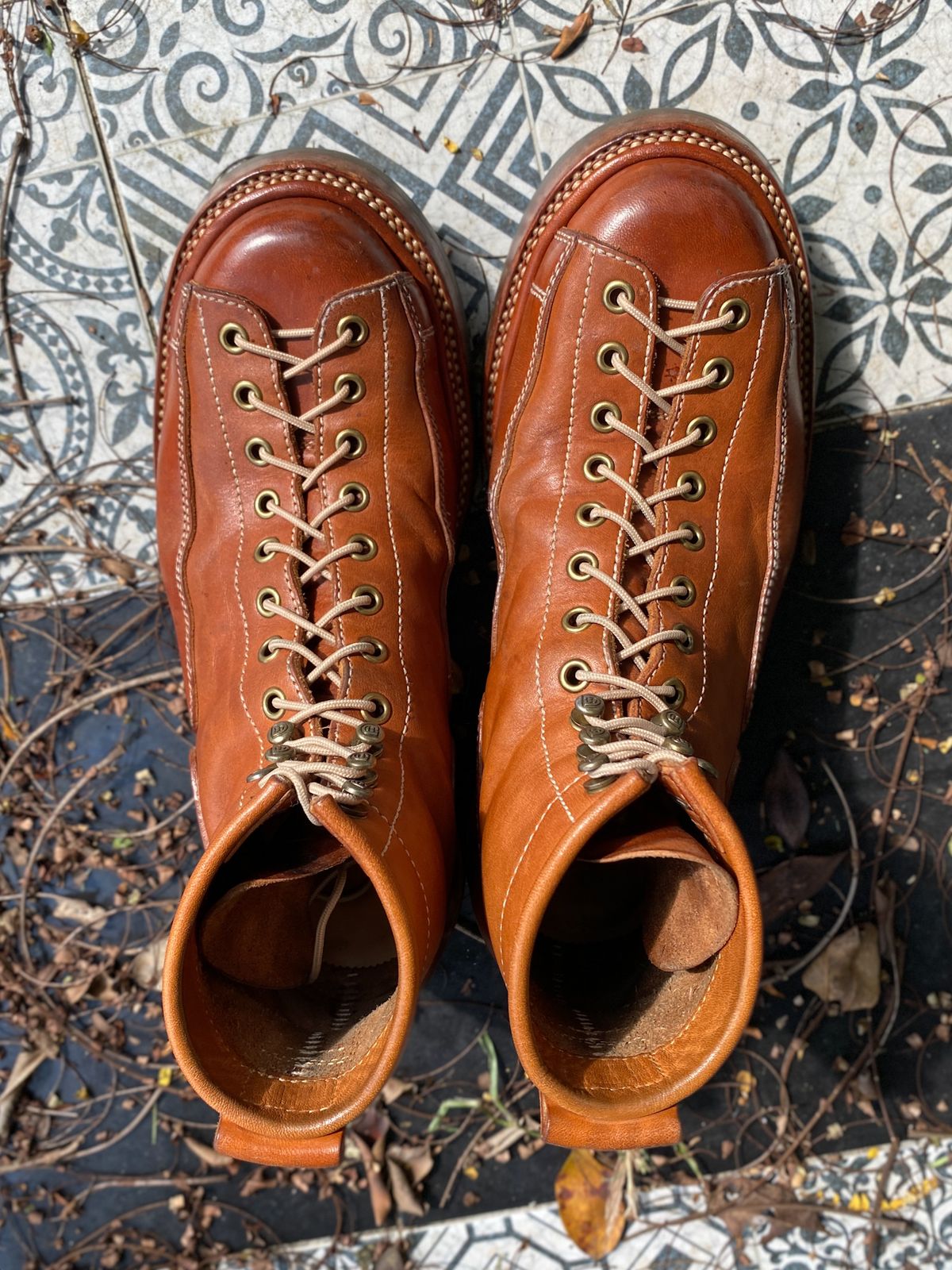 Photo by mk_alexchong on February 1, 2024 of the Flame Panda Monkey Boot in Tochigi Natural Cowhide & Maryam Natural Horsebutt.