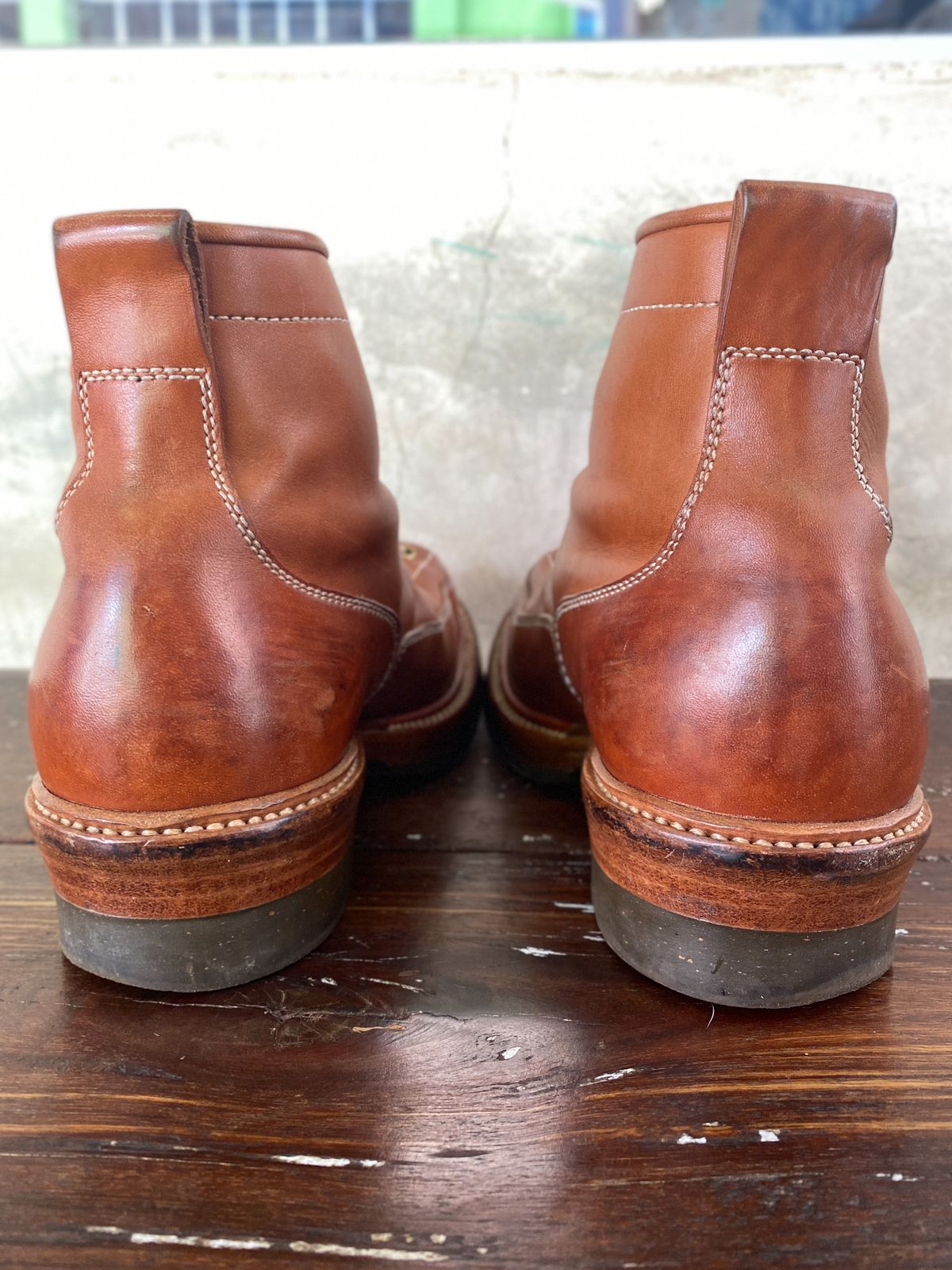 Photo by mk_alexchong on February 23, 2024 of the Flame Panda Monkey Boot in Tochigi Natural Cowhide & Maryam Natural Horsebutt.
