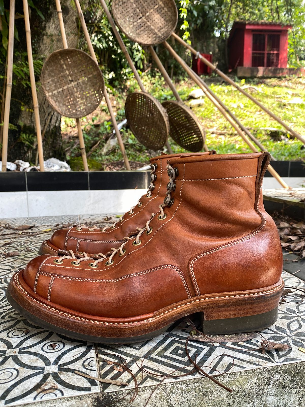 Photo by mk_alexchong on March 1, 2024 of the Flame Panda Monkey Boot in Tochigi Natural Cowhide & Maryam Natural Horsebutt.