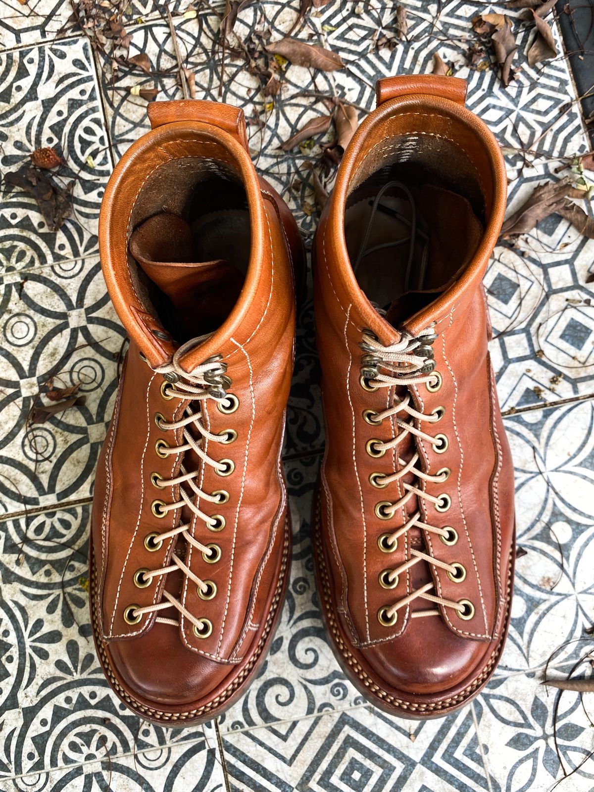 Photo by mk_alexchong on March 1, 2024 of the Flame Panda Monkey Boot in Tochigi Natural Cowhide & Maryam Natural Horsebutt.