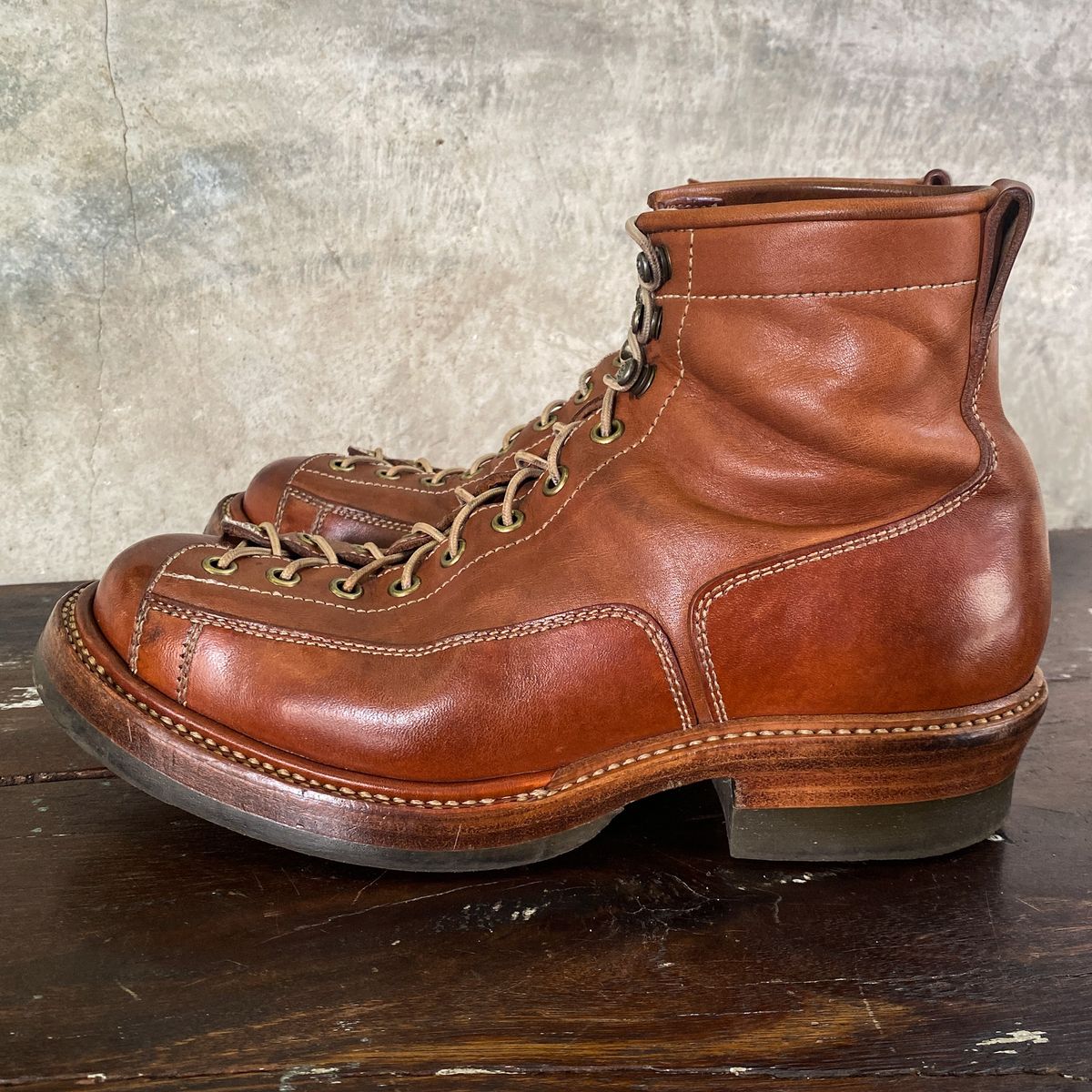 Photo by mk_alexchong on April 1, 2024 of the Flame Panda Monkey Boot in Tochigi Natural Cowhide & Maryam Natural Horsebutt.