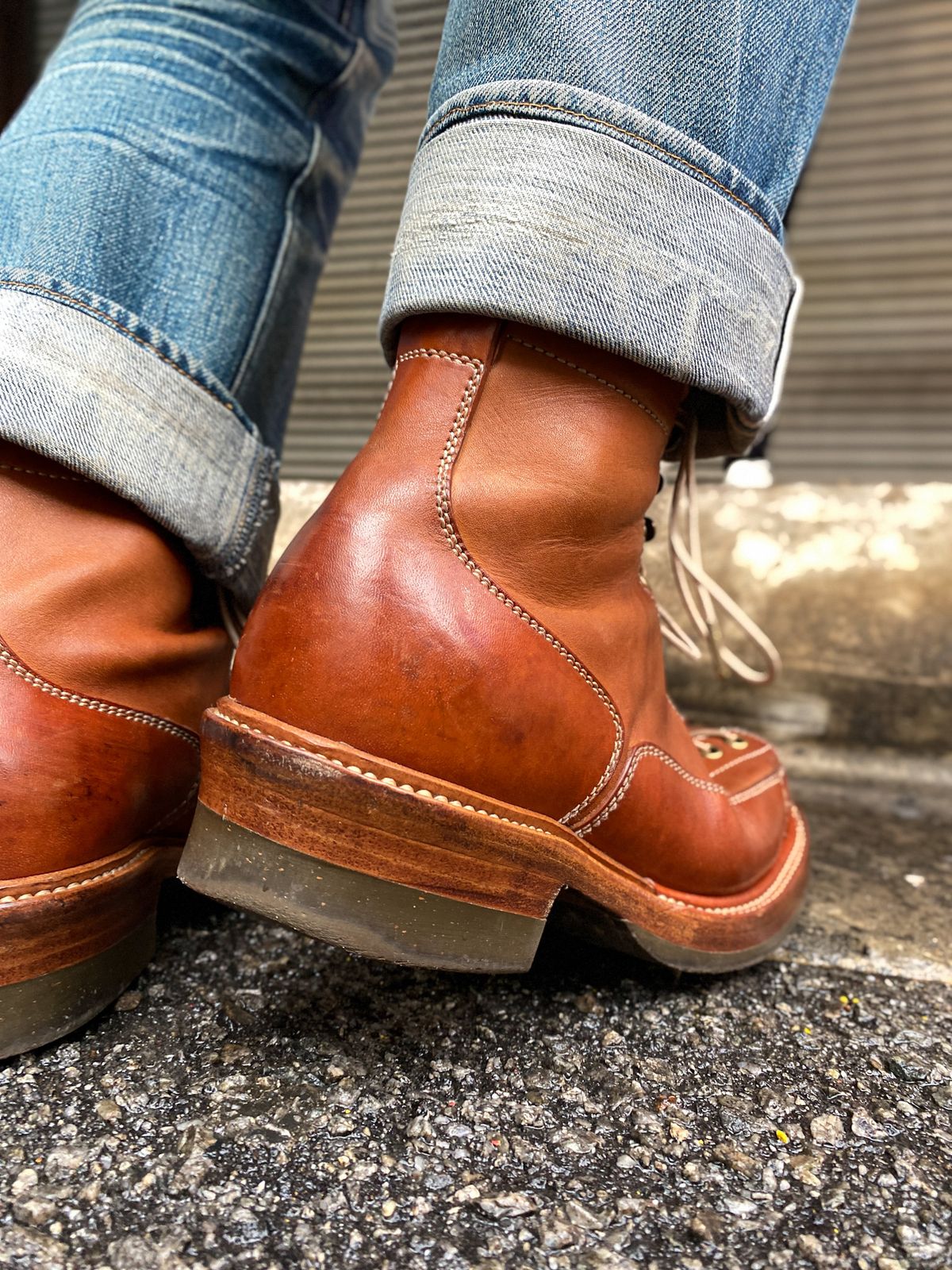 Photo by mk_alexchong on April 3, 2024 of the Flame Panda Monkey Boot in Tochigi Natural Cowhide & Maryam Natural Horsebutt.