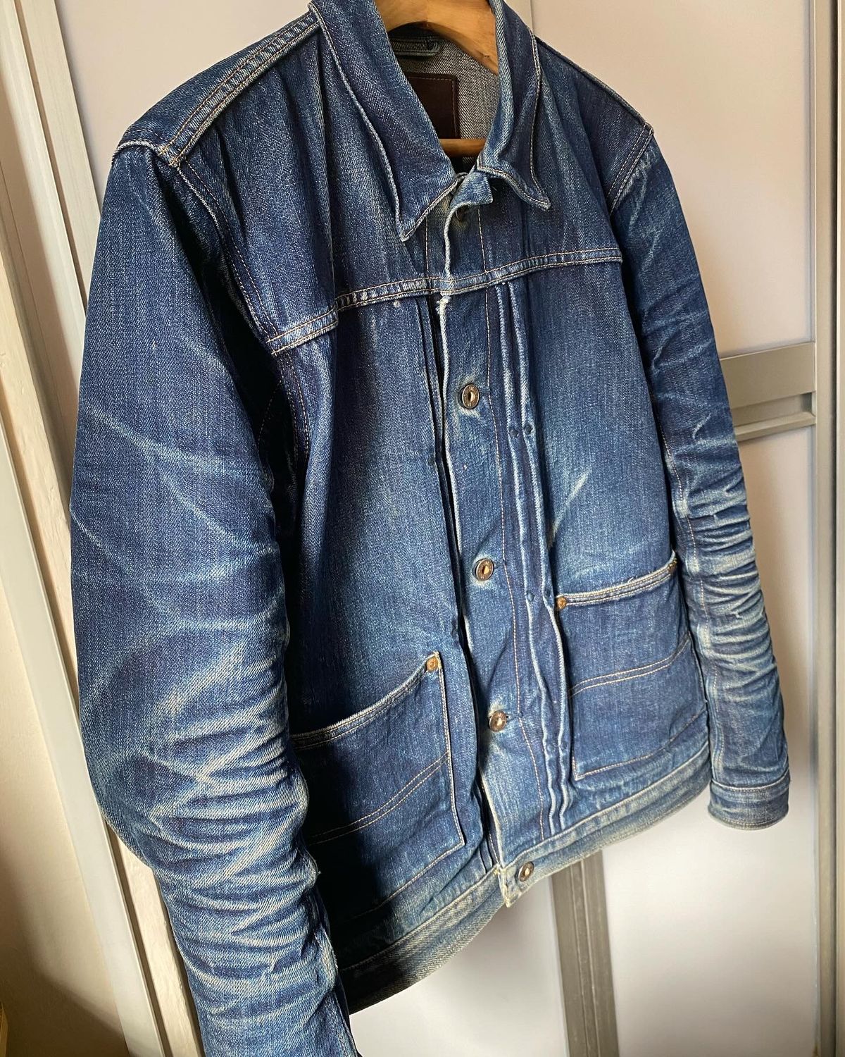 Photo by mk_alexchong on July 5, 2025 of the Big John XX601 in 15.8oz Natural indigo 5 Continents Cotton.