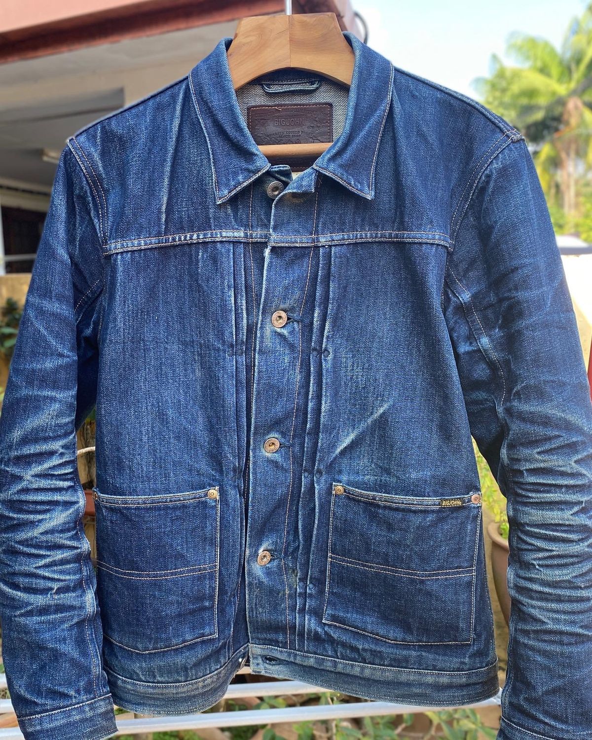 Photo by mk_alexchong on July 5, 2025 of the Big John XX601 in 15.8oz Natural indigo 5 Continents Cotton.
