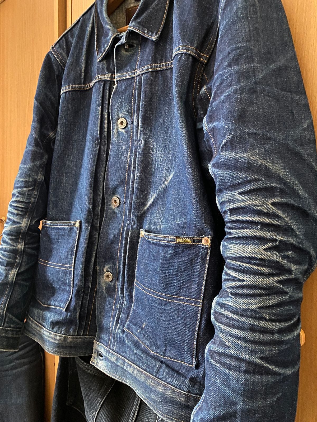 Photo by mk_alexchong on October 9, 2023 of the Big John XX601 in 15.8oz Natural indigo 5 Continents Cotton.