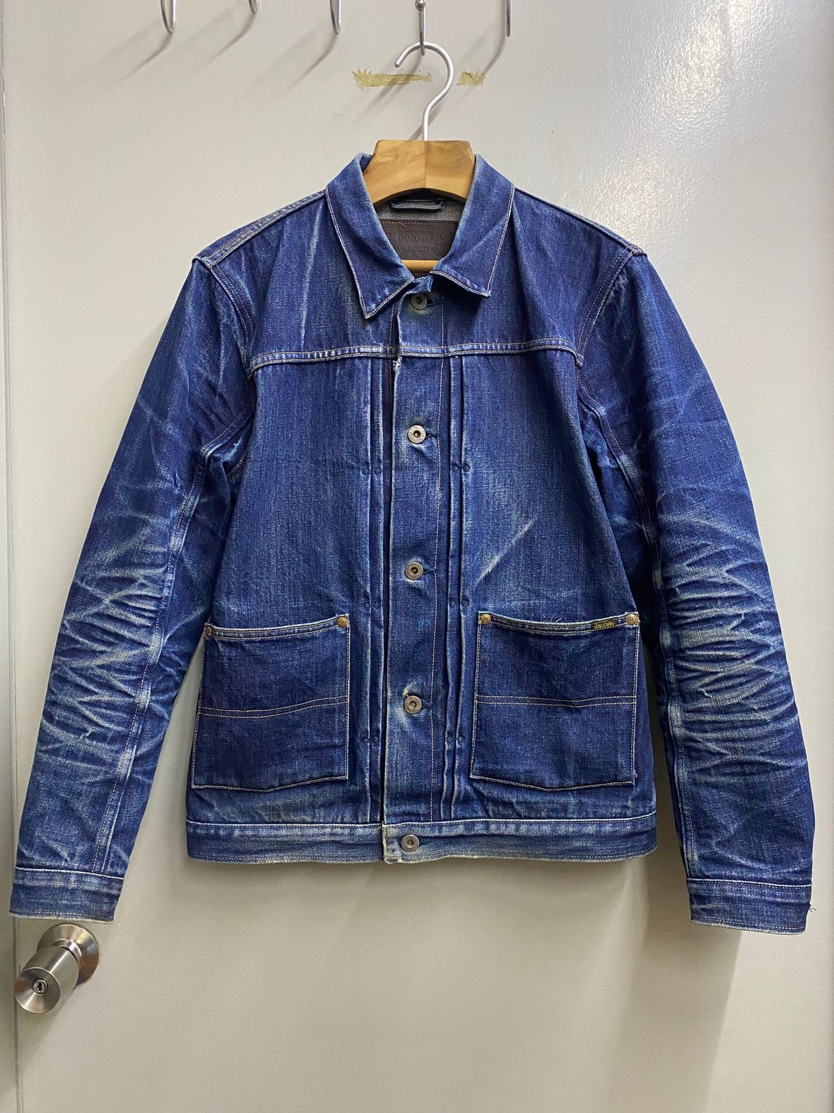 Photo by mk_alexchong on January 11, 2024 of the Big John XX601 in 15.8oz Natural indigo 5 Continents Cotton.