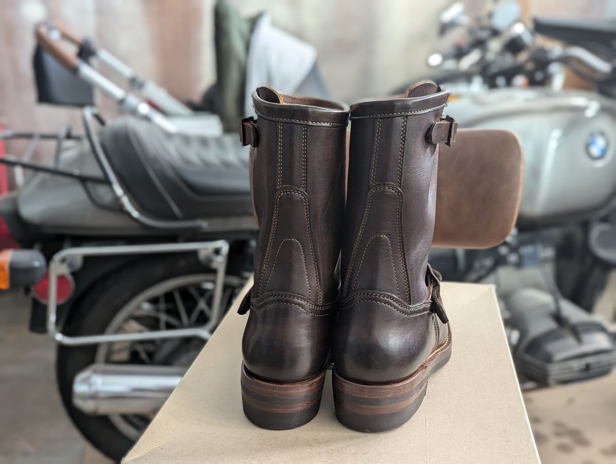 Photo by hiimhoan on October 1, 2024 of the Motor Engineer Boots in Motor / Brown Hand-Dyed Calfskin.