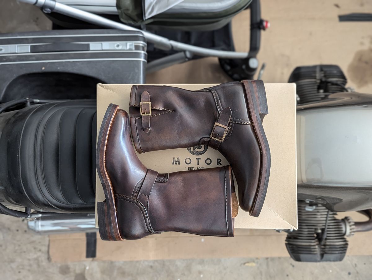 Photo by hiimhoan on October 1, 2024 of the Motor Engineer Boots in Motor / Brown Hand-Dyed Calfskin.