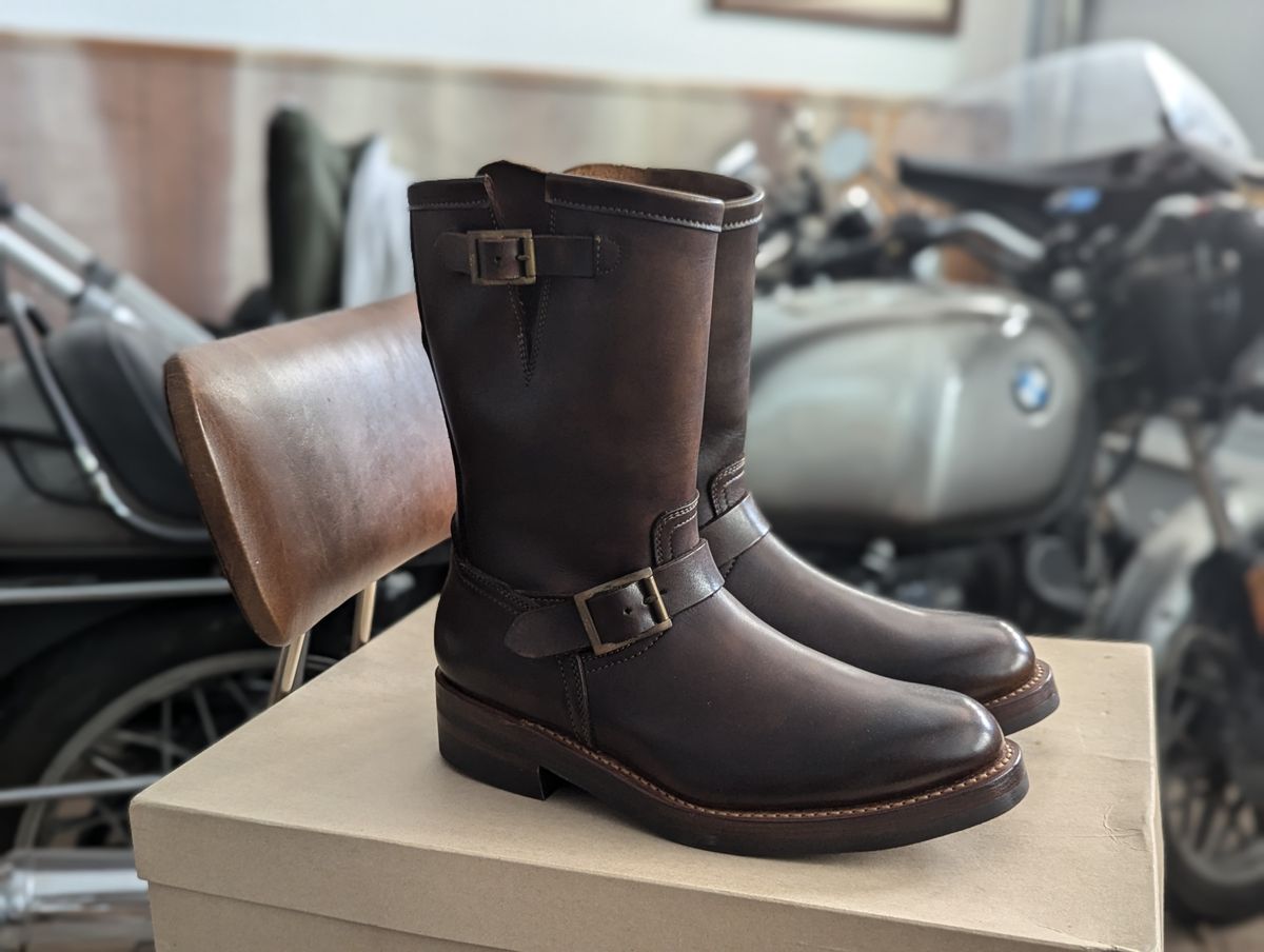 Photo by hiimhoan on October 1, 2024 of the Motor Engineer Boots in Motor / Brown Hand-Dyed Calfskin.