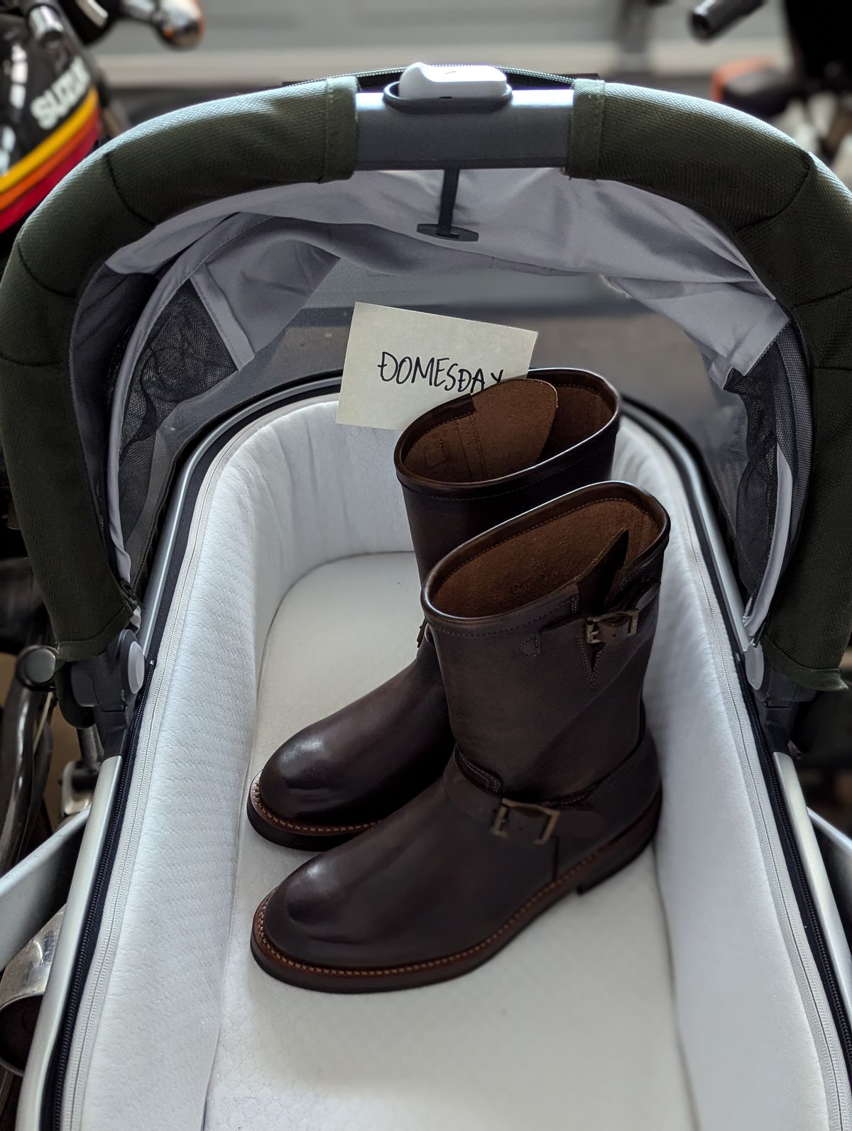Photo by hiimhoan on October 1, 2024 of the Motor Engineer Boots in Motor / Brown Hand-Dyed Calfskin.