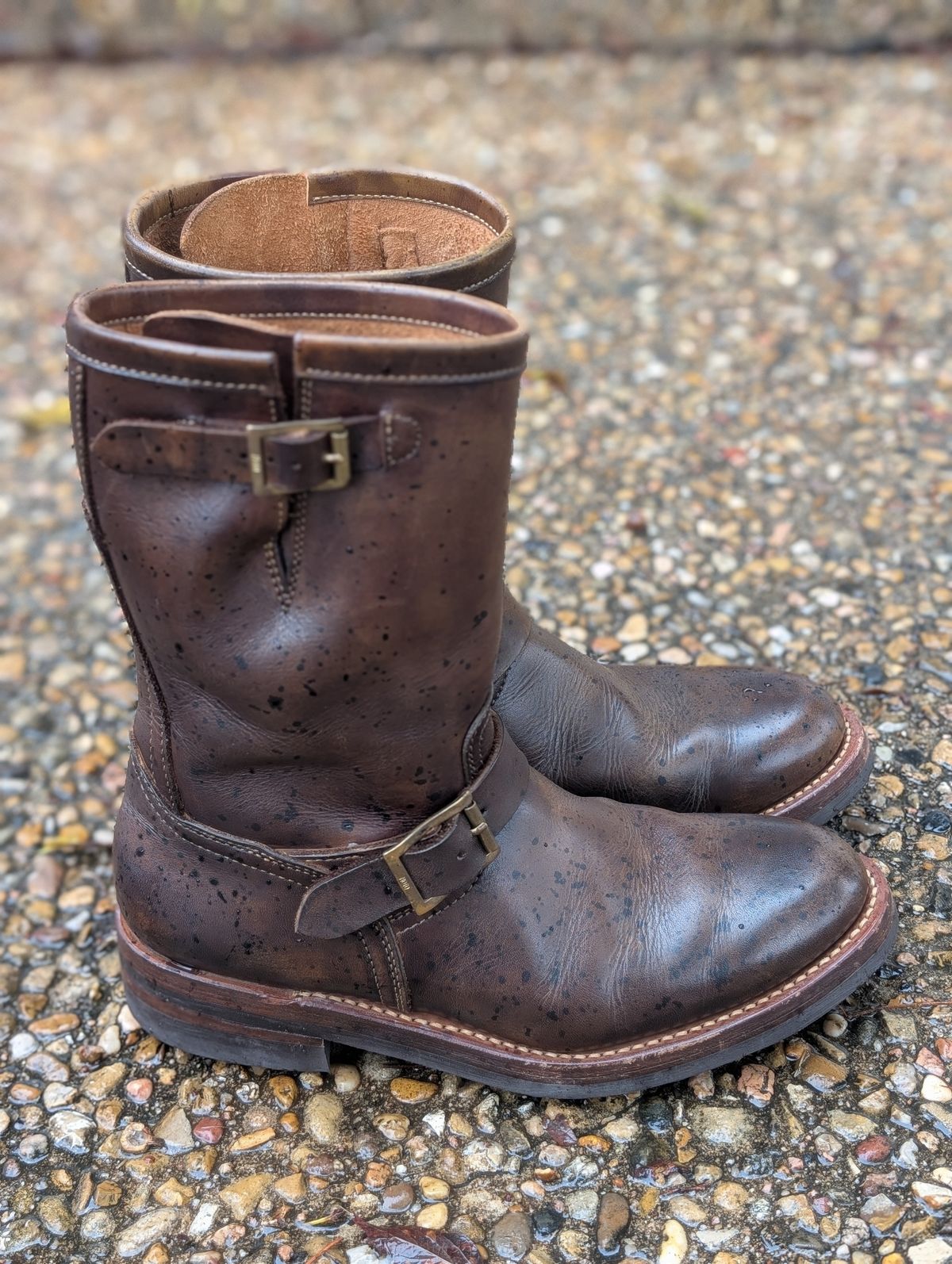 Photo by hiimhoan on December 4, 2024 of the Motor Engineer Boots in Motor / Brown Hand-Dyed Calfskin.