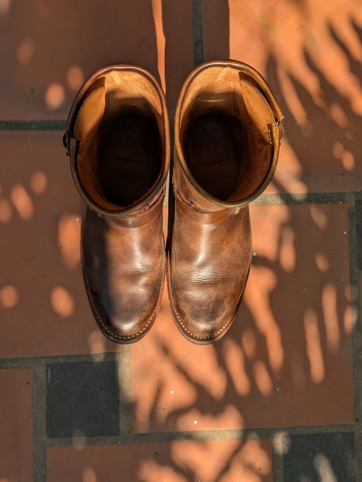 Photo by hiimhoan on January 7, 2025 of the Motor Engineer Boots in Motor / Brown Hand-Dyed Calfskin.