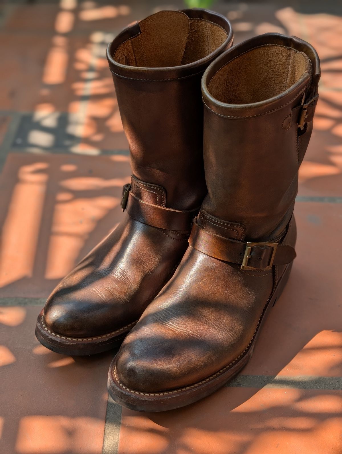 Photo by hiimhoan on January 7, 2025 of the Motor Engineer Boots in Motor / Brown Hand-Dyed Calfskin.