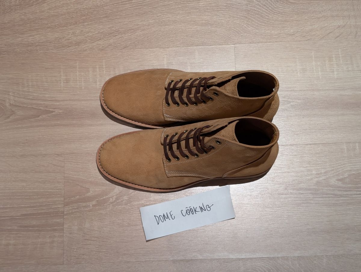 Photo by hiimhoan on November 1, 2025 of the Akito Boondockers in Horween Natural Latigo Roughout.