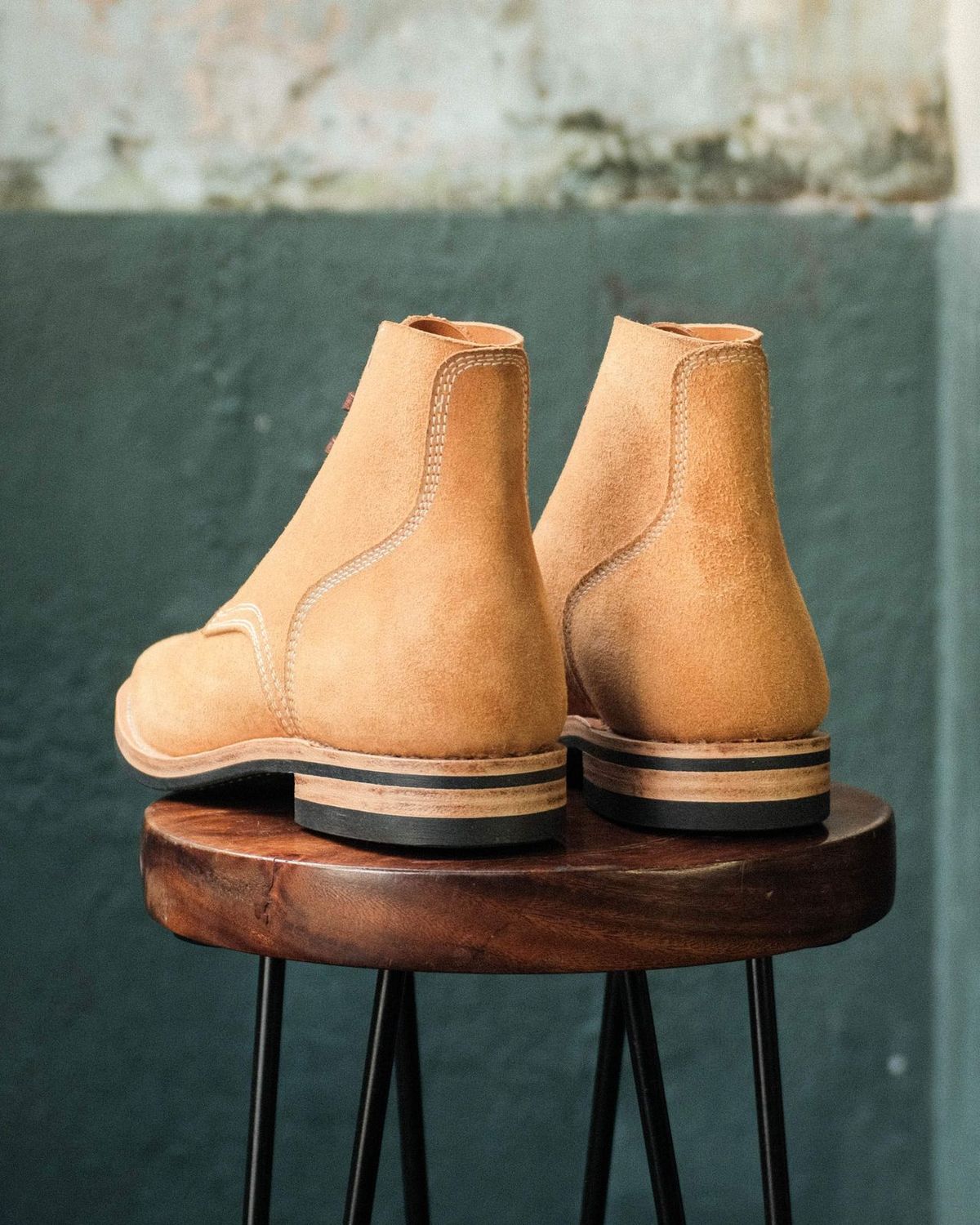 Photo by hiimhoan on April 17, 2025 of the Akito Boondockers in Horween Natural Latigo Roughout.