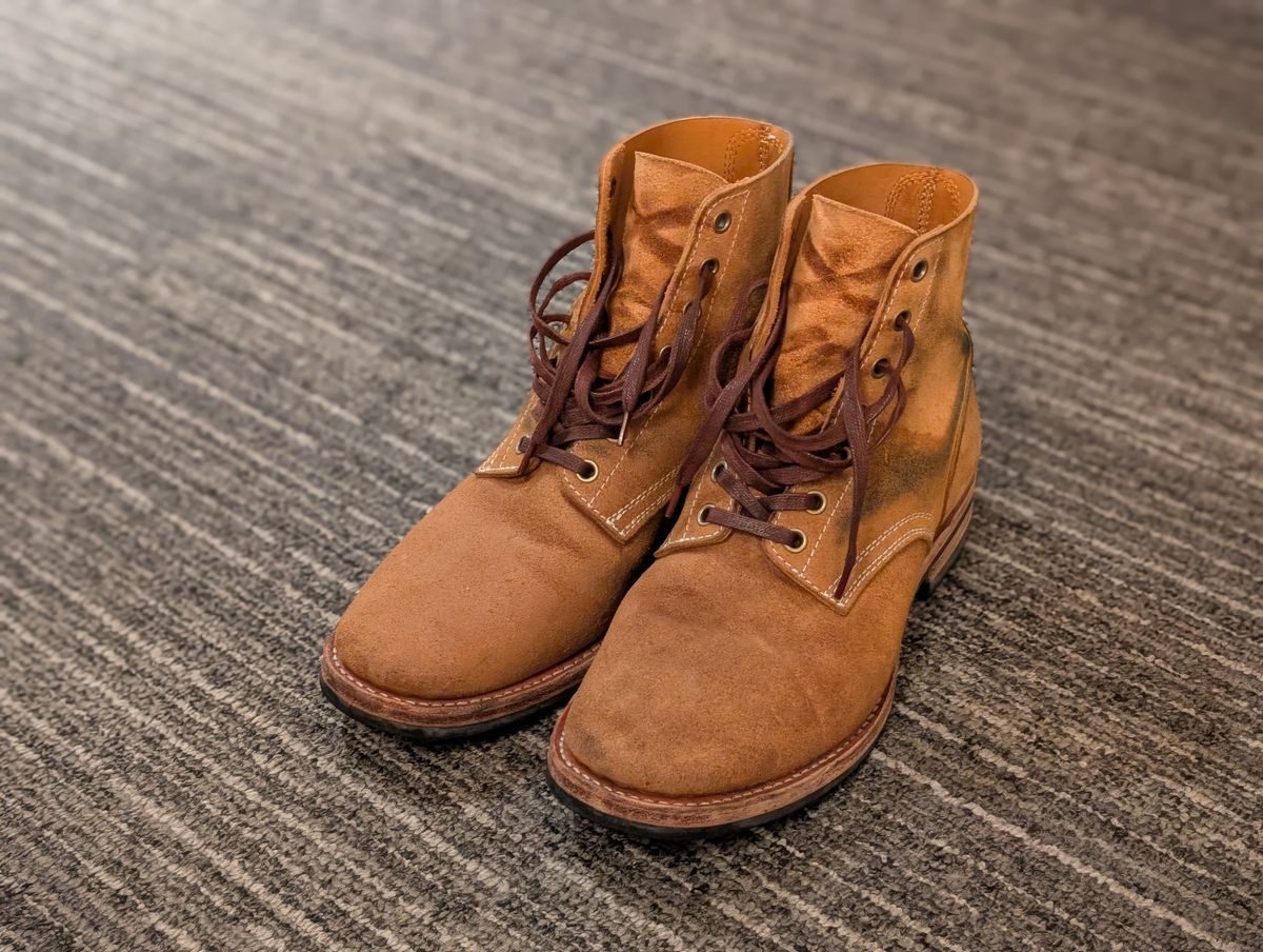 Photo by hiimhoan on November 4, 2025 of the Akito Boondockers in Horween Natural Latigo Roughout.