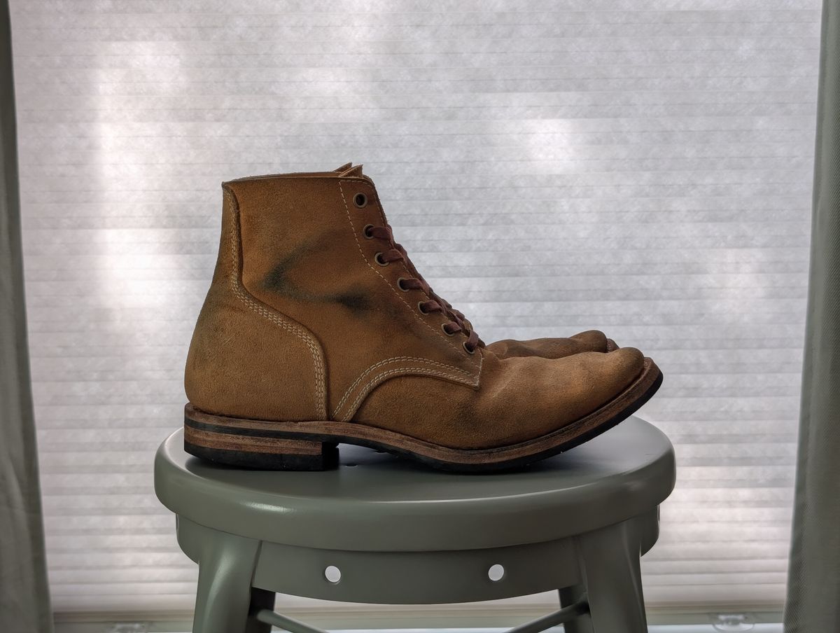 Photo by hiimhoan on January 2, 2026 of the Akito Boondockers in Horween Natural Latigo Roughout.
