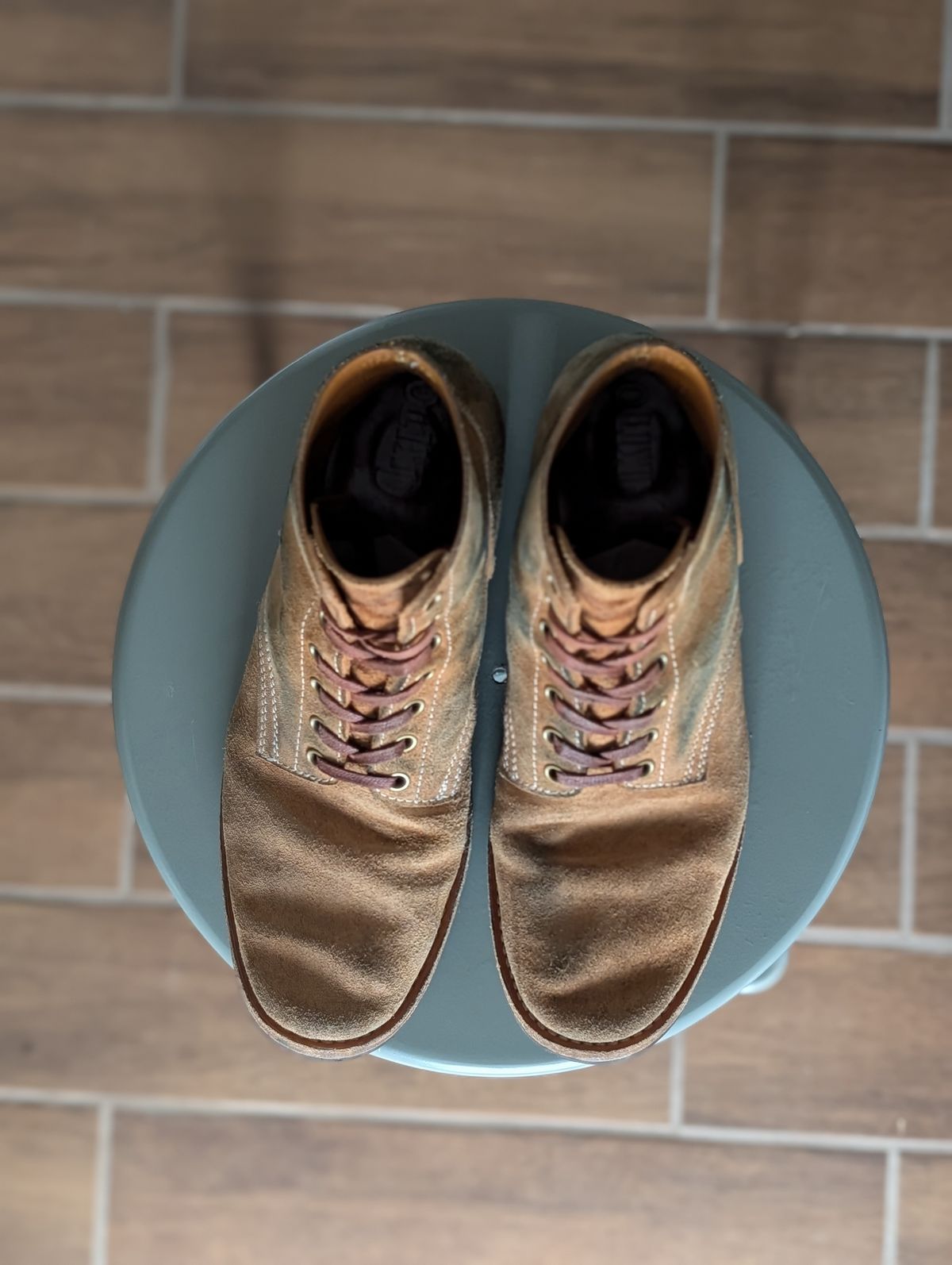 Photo by hiimhoan on February 3, 2026 of the Akito Boondockers in Horween Natural Latigo Roughout.