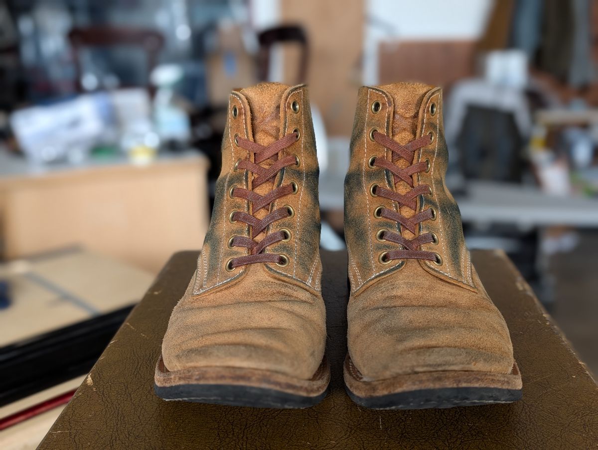 Photo by hiimhoan on March 1, 2026 of the Akito Boondockers in Horween Natural Latigo Roughout.